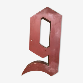 Old sign letter "G"