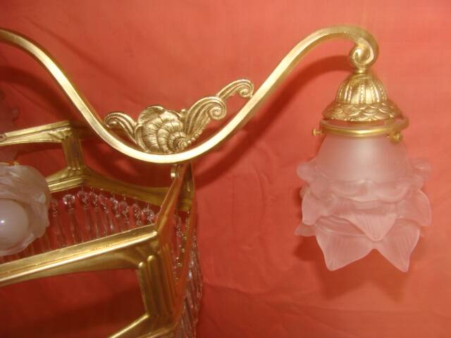 Art Deco period chandelier (1925) with four light arms.