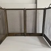 Antique brass and iron mesh spark guard with 4 panels – Early 20th century