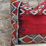 Vintage cushion cover in Berber kilim: Moroccan wool cushion.