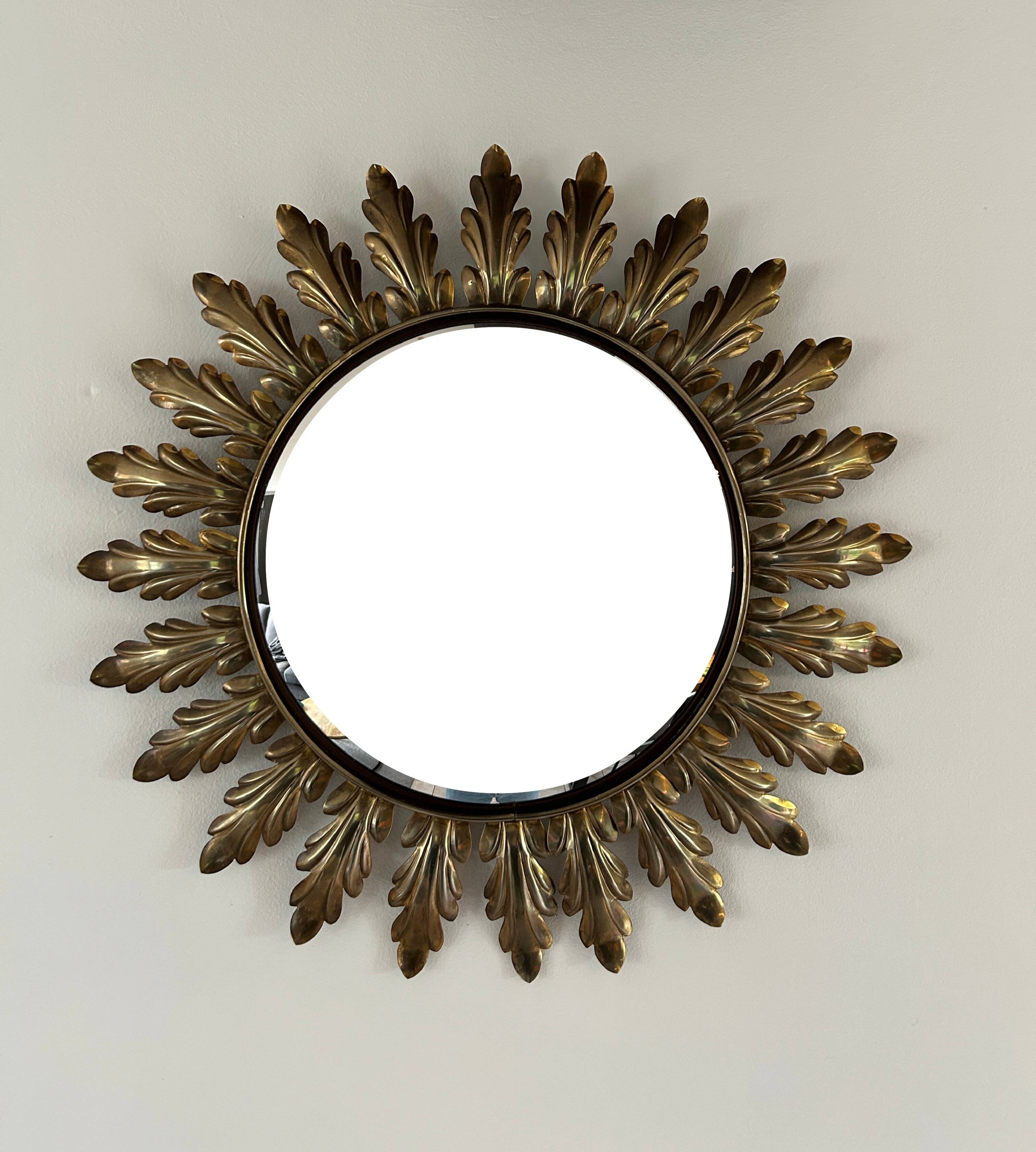 Sun convex mirror in gold-tone metal