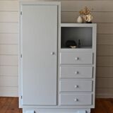 Asymmetrical cabinet
