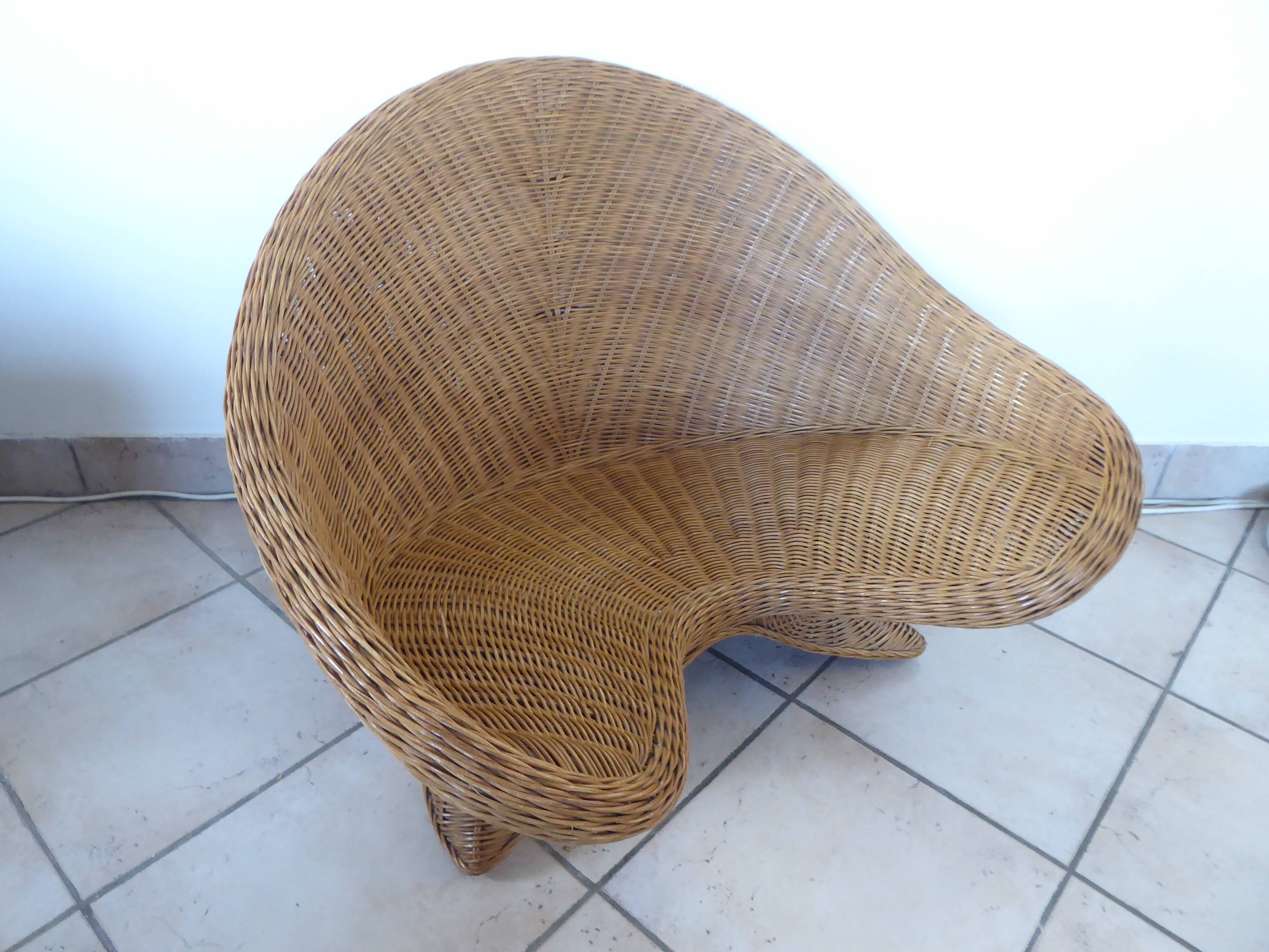Wicker lotus armchair