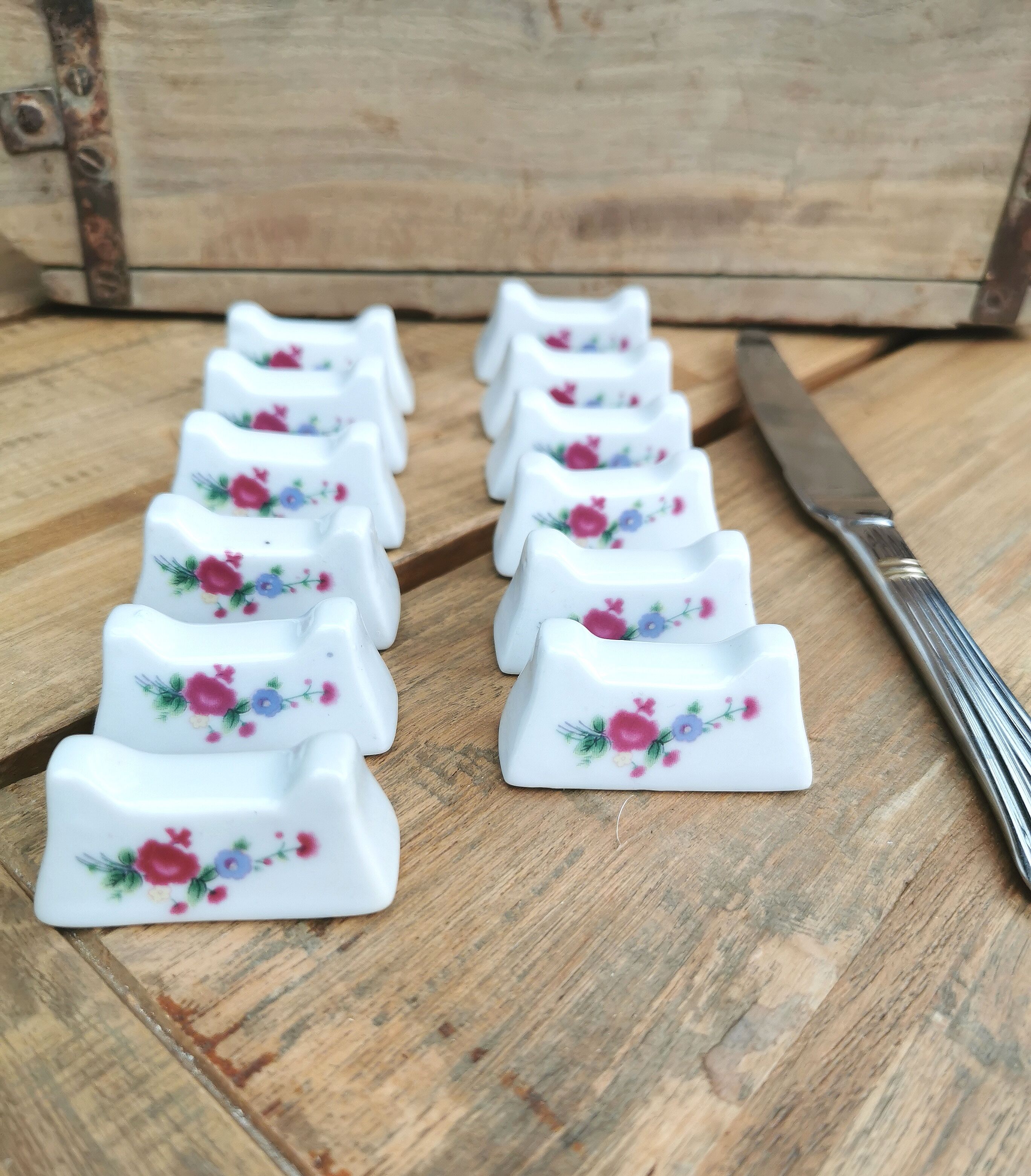 Set of 12 knife holders