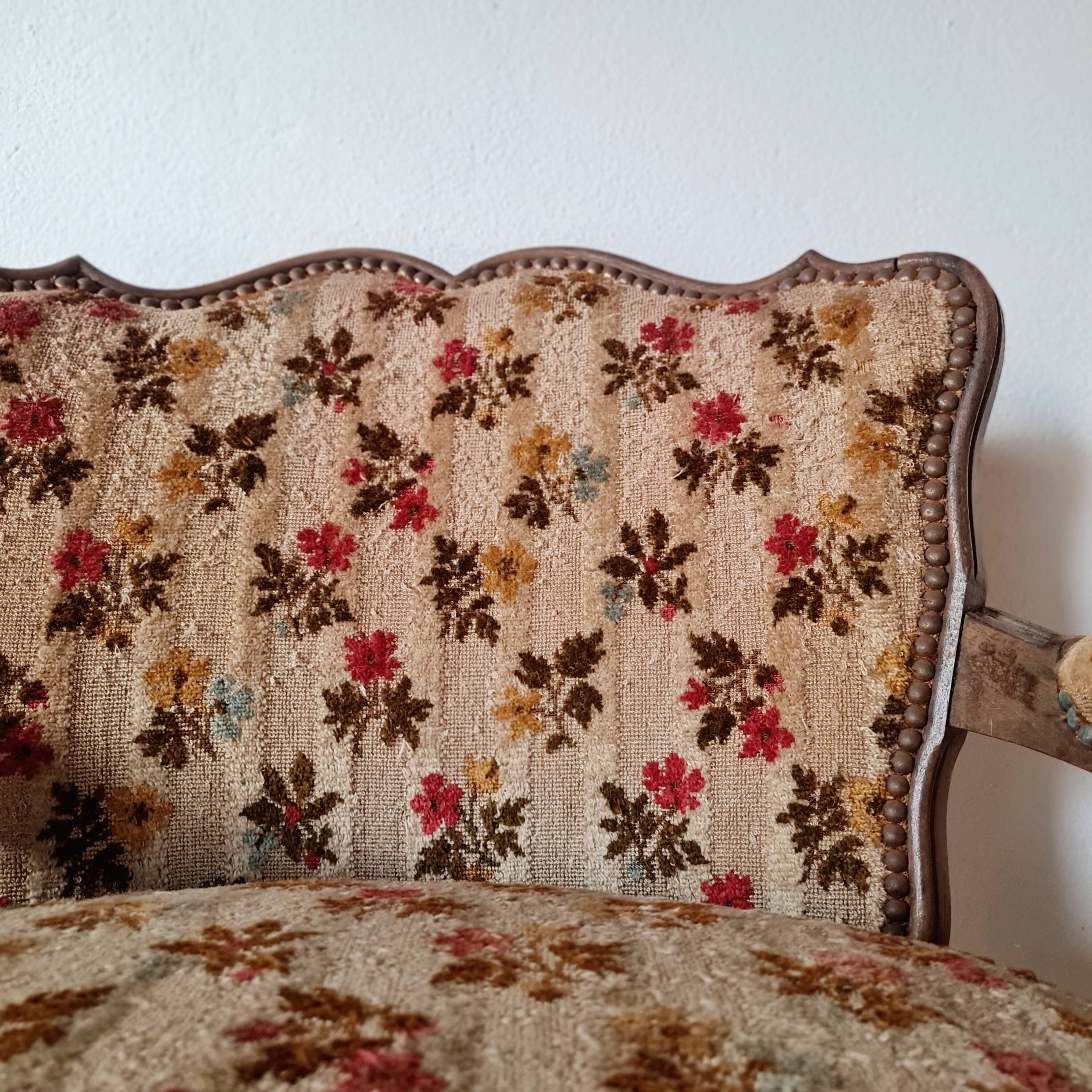 Antique cabriolet armchair in floral velvet – Louis XV style / Retro chic