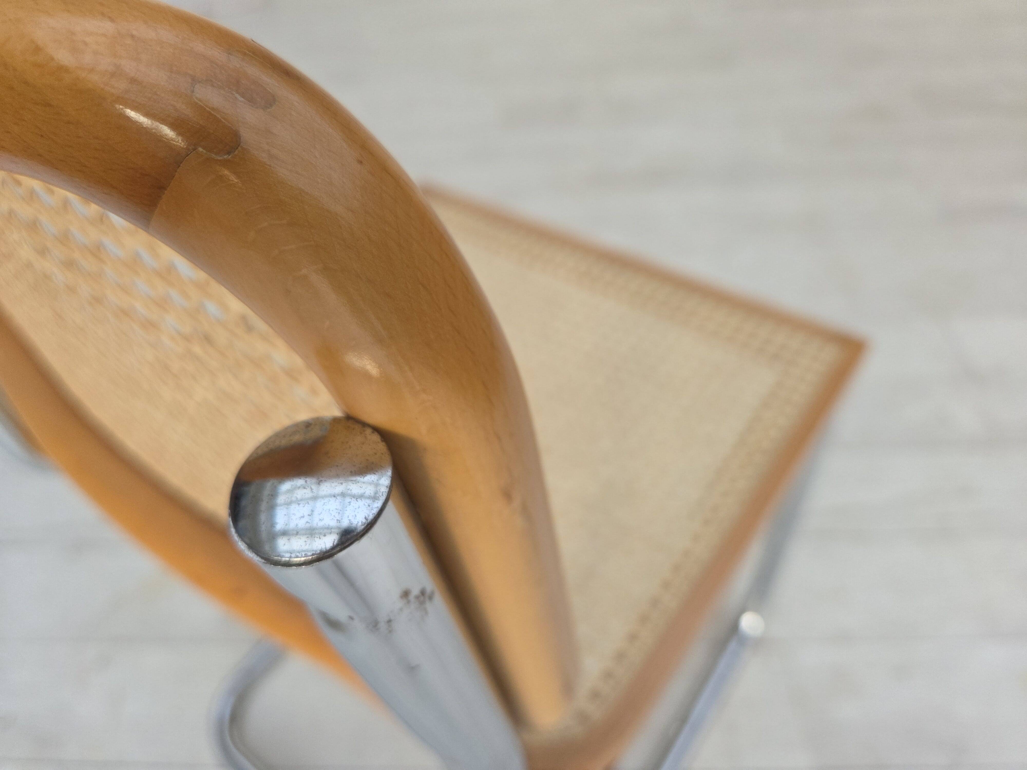 1970s, set of 4 Italian chairs in Bauhaus style, chrome steel, beech wood.