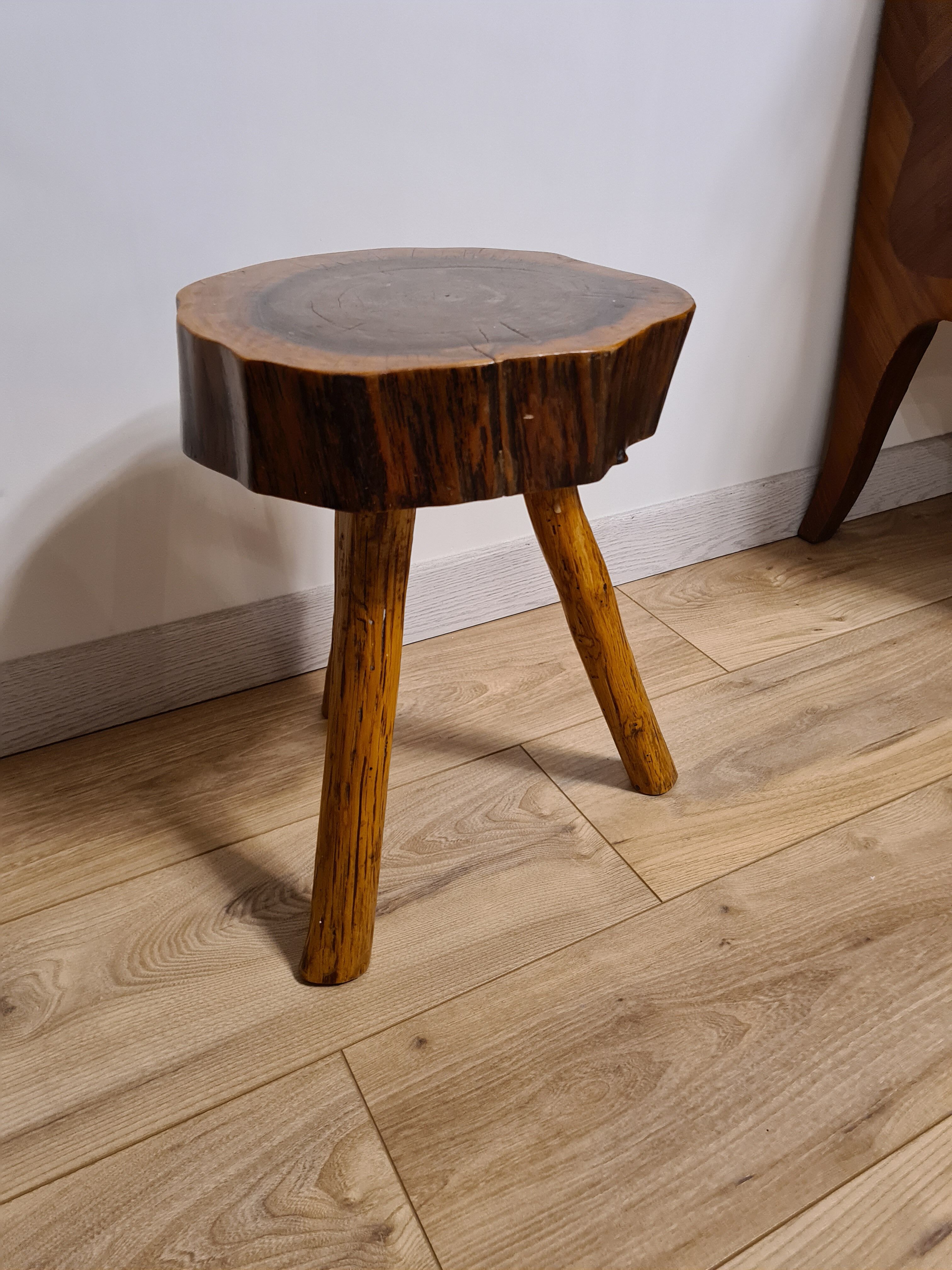 Tabouret de vacher tripode brutaliste