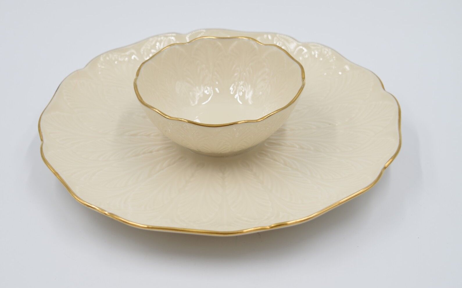 Vintage porcelain dish Lenox USA aperitif or entremets leaves in slight relief