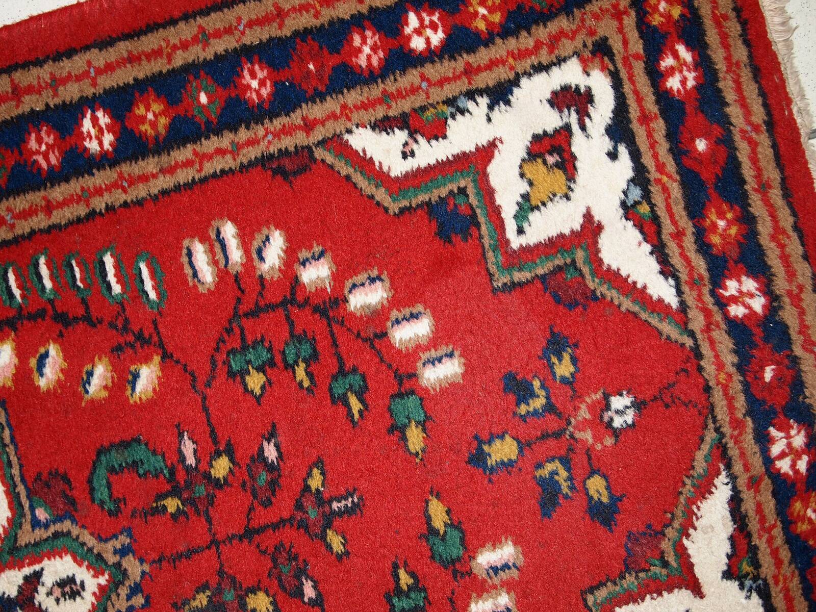 Tapis Vintage Hamadan en Laine, Années 1970, Élégance Florale du Moyen-Orie
