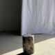 Table d'appoint en bois pétrifié noir