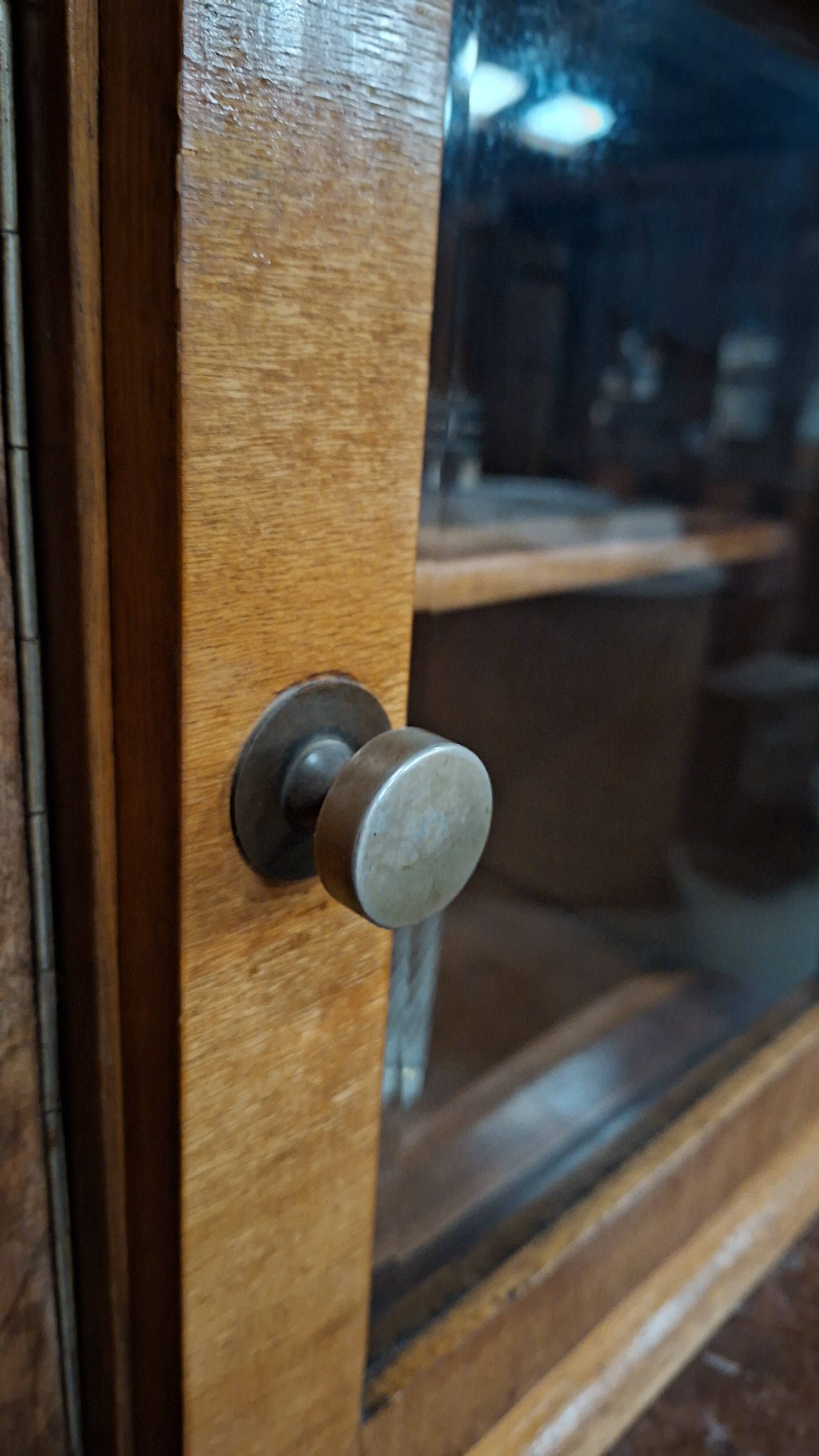Art Deco bar cabinet / cocktail cabinet / vintage sideboard