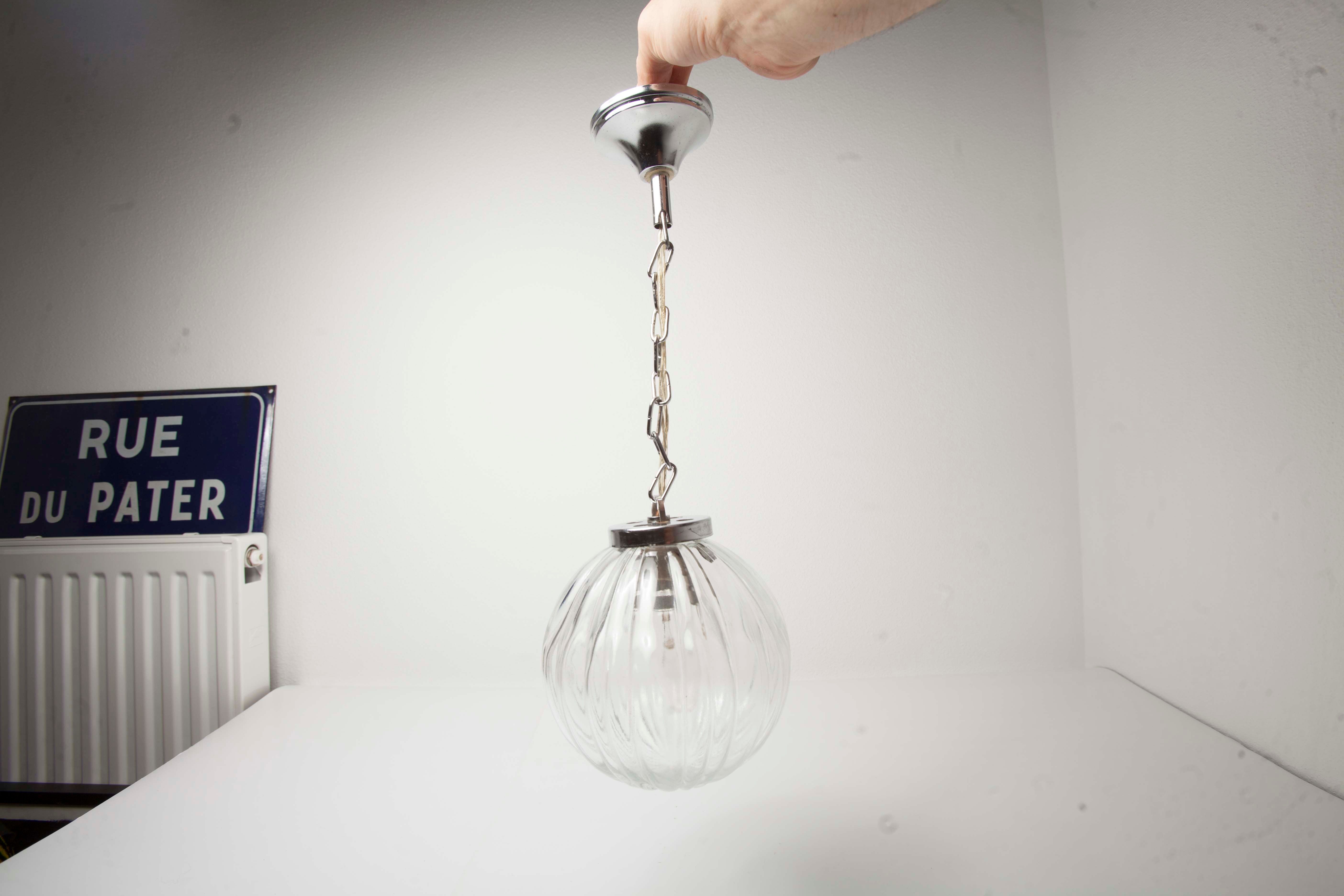 Ball suspension with chrome chain, 1960