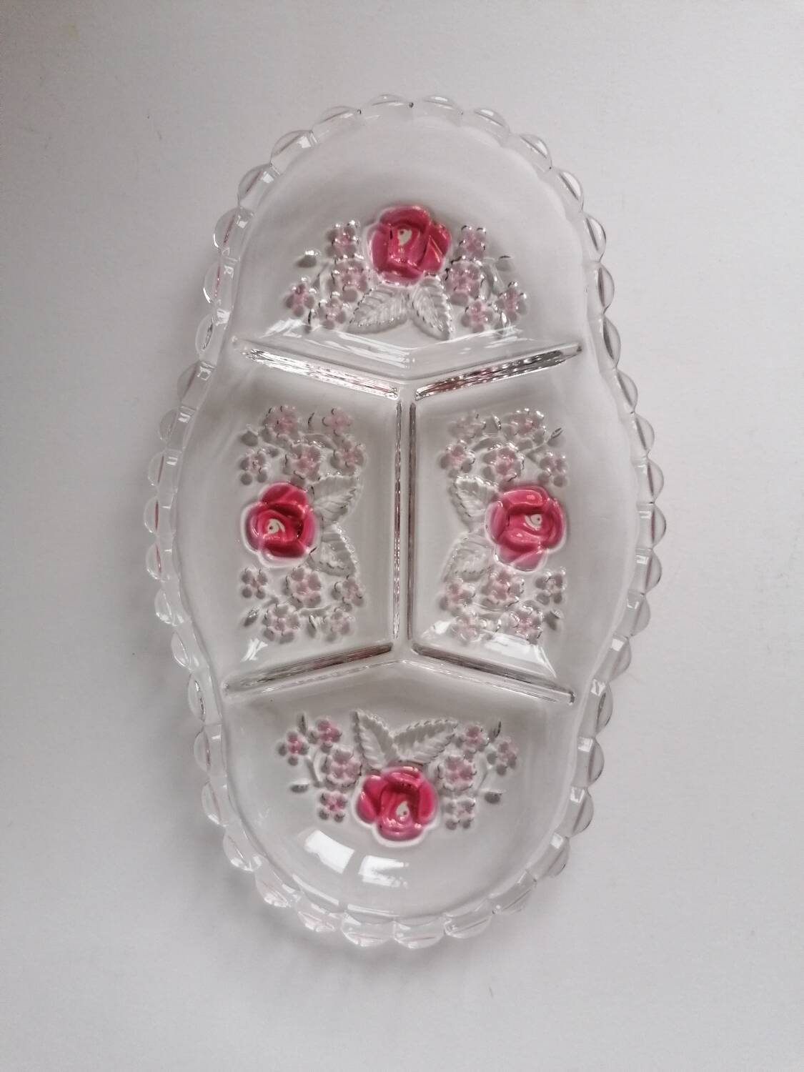 Appetizer dish with crystal compartments