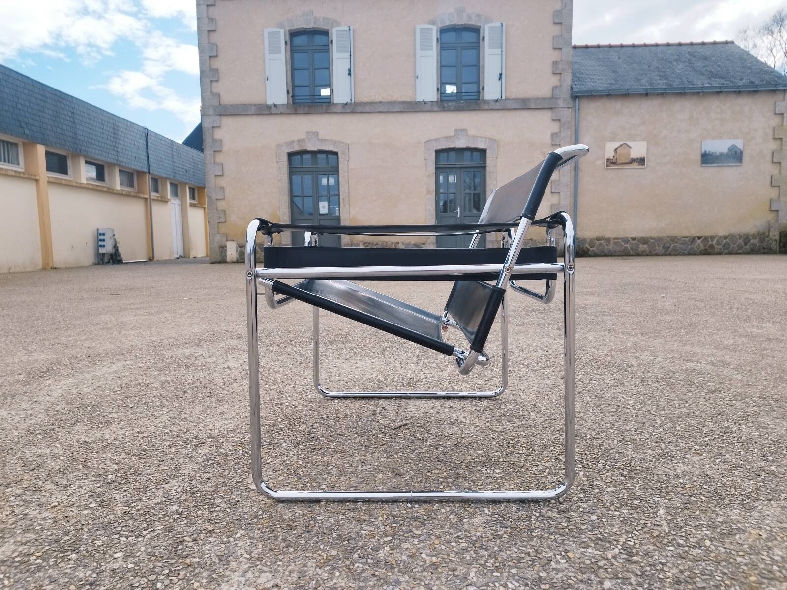 B3 Wassily armchair by Marcel Breuer design