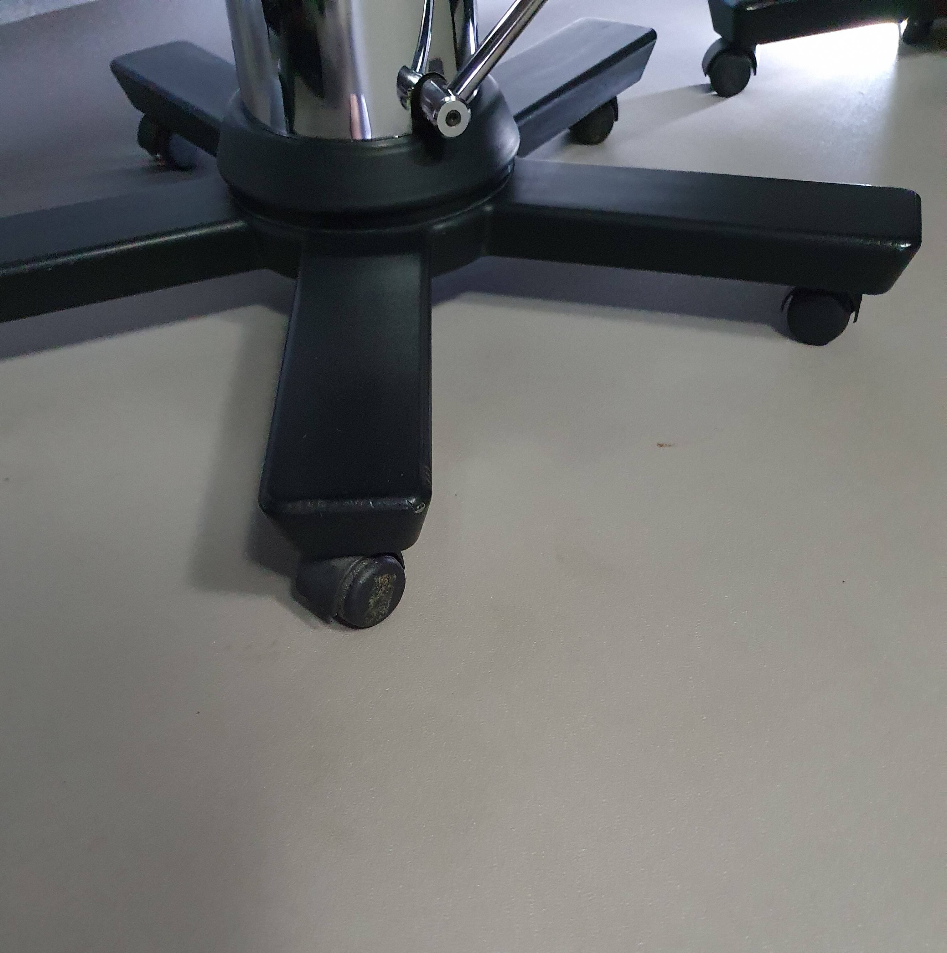 4 x '80s Italian barber chair, height adjustable