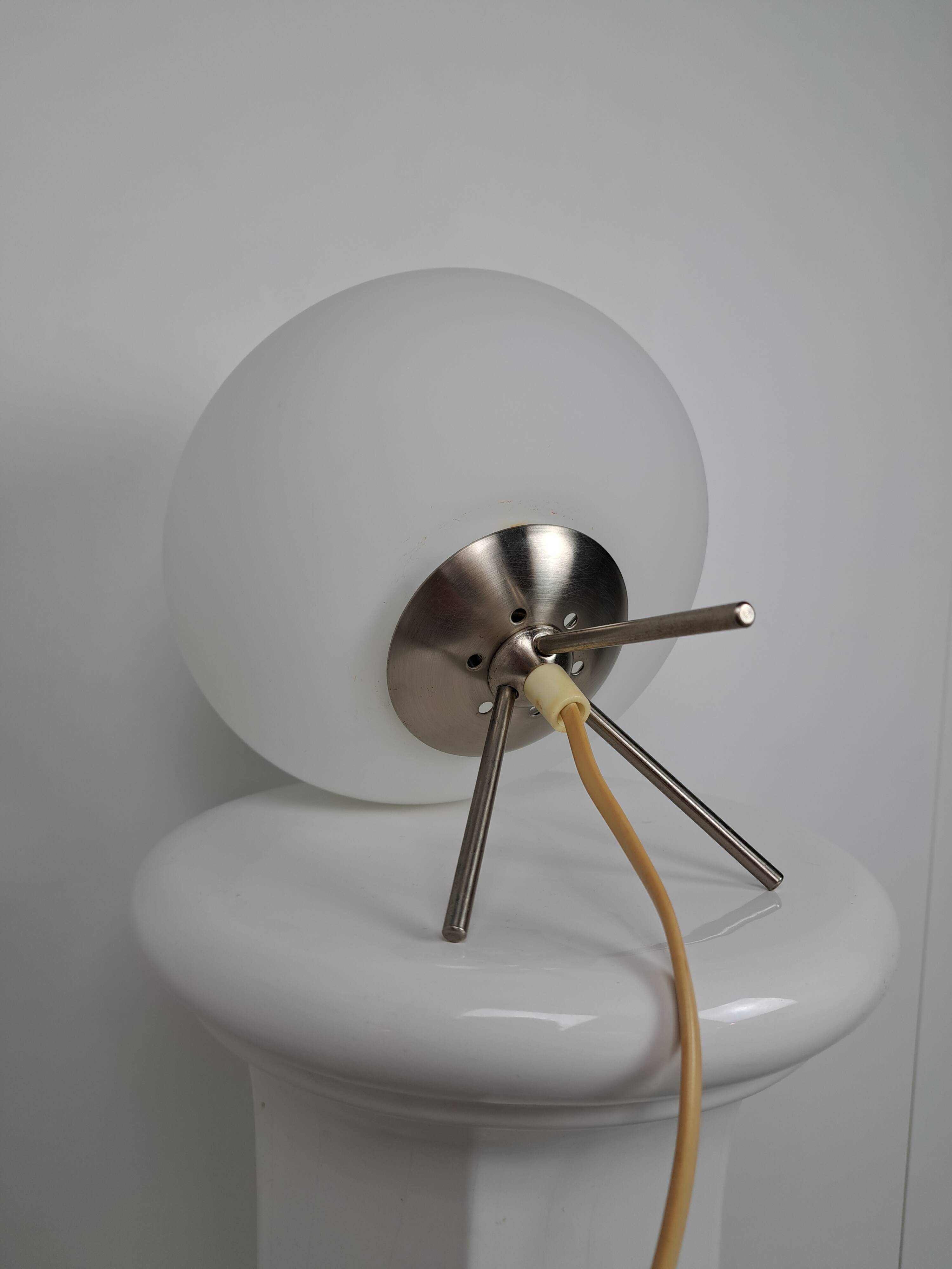 Tripod lamp with opaline UFO space age 70s