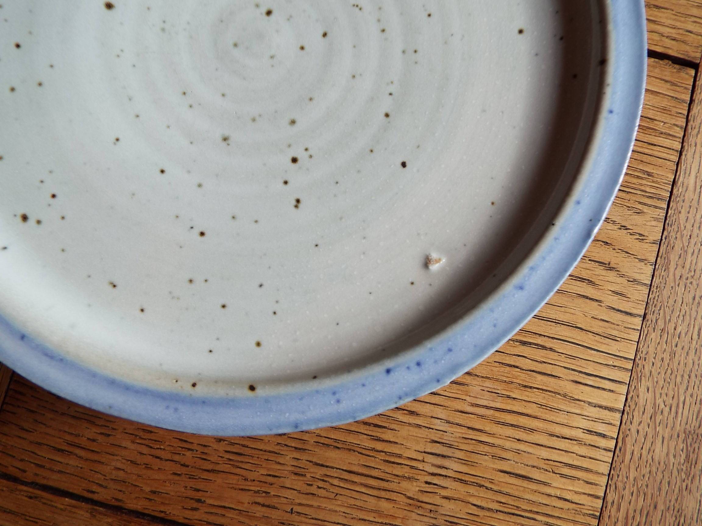 5 stoneware dessert plates