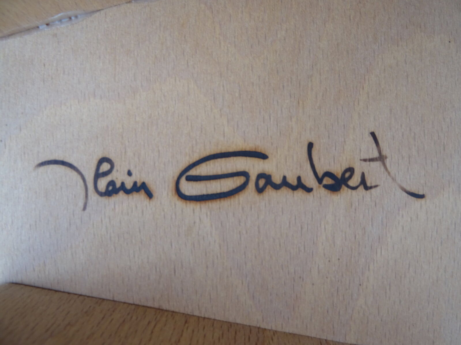 Shoggi stool by Alain Gaubert