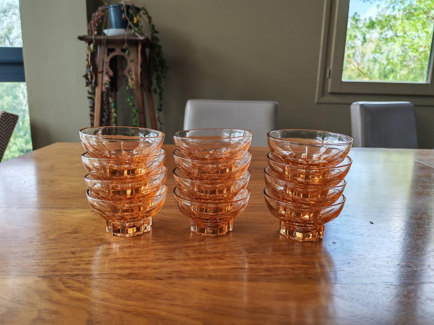 Lot de 12 coupelles art déco en verre