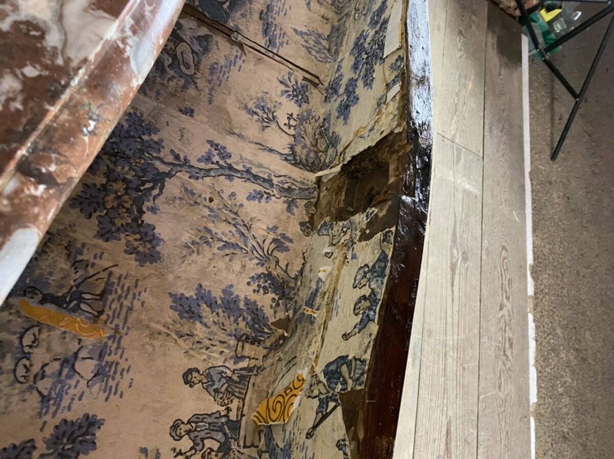 Commode en placage de bois de rose et palissandre, bronze doré, marbre de Rance, Louis XV