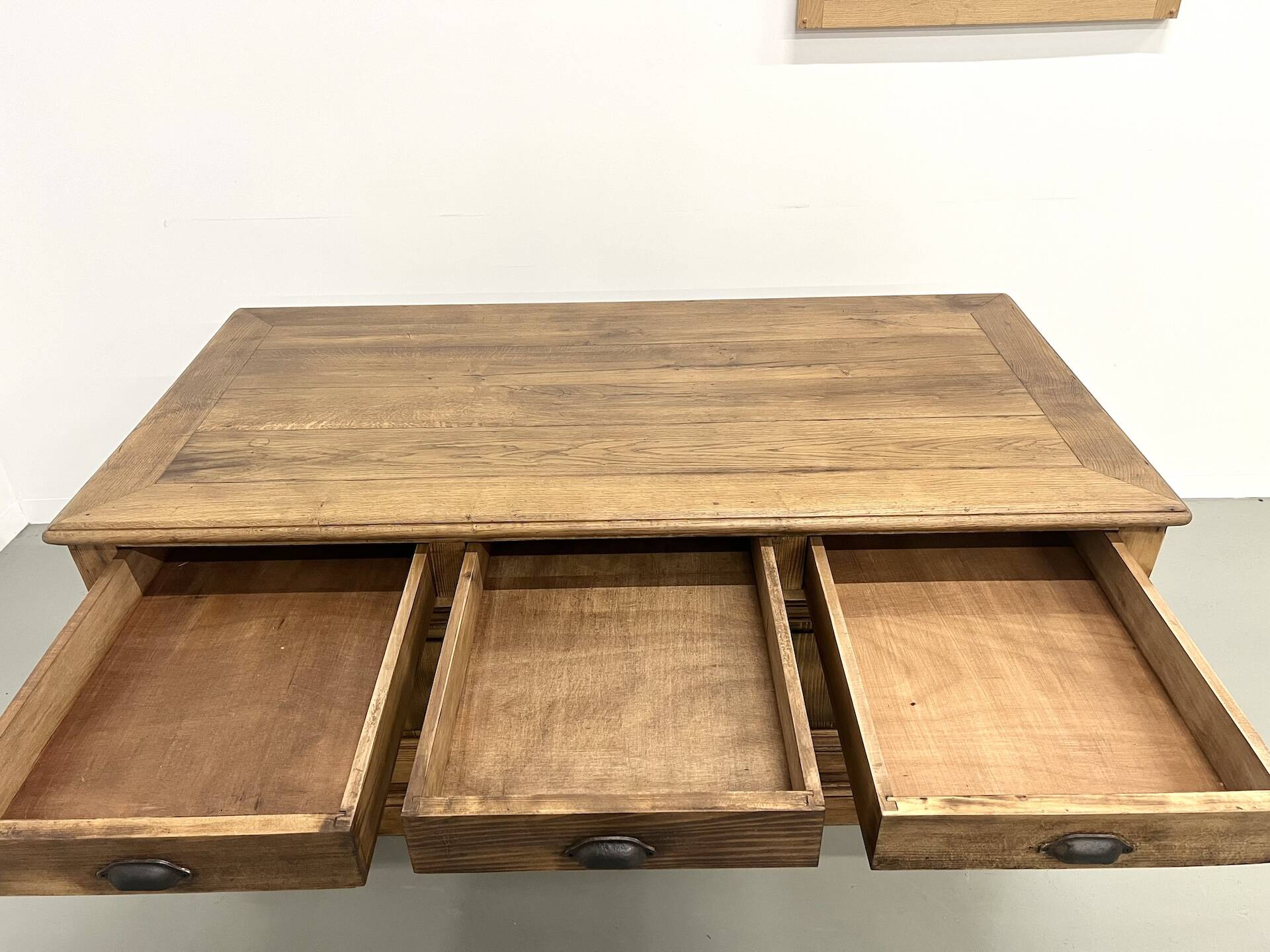 Comptoir de commerce des années 1900