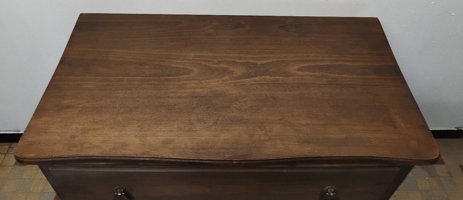 Antique wooden chest of drawers with 3 drawers