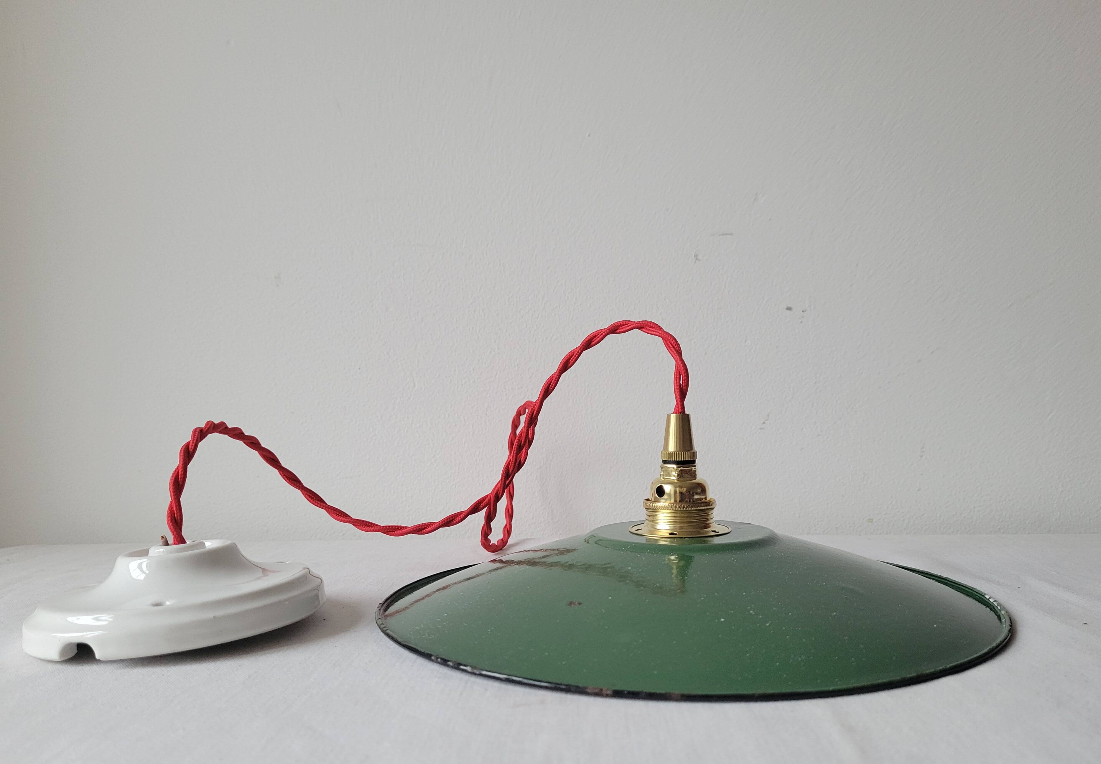 Enamelled sheet metal pendant light