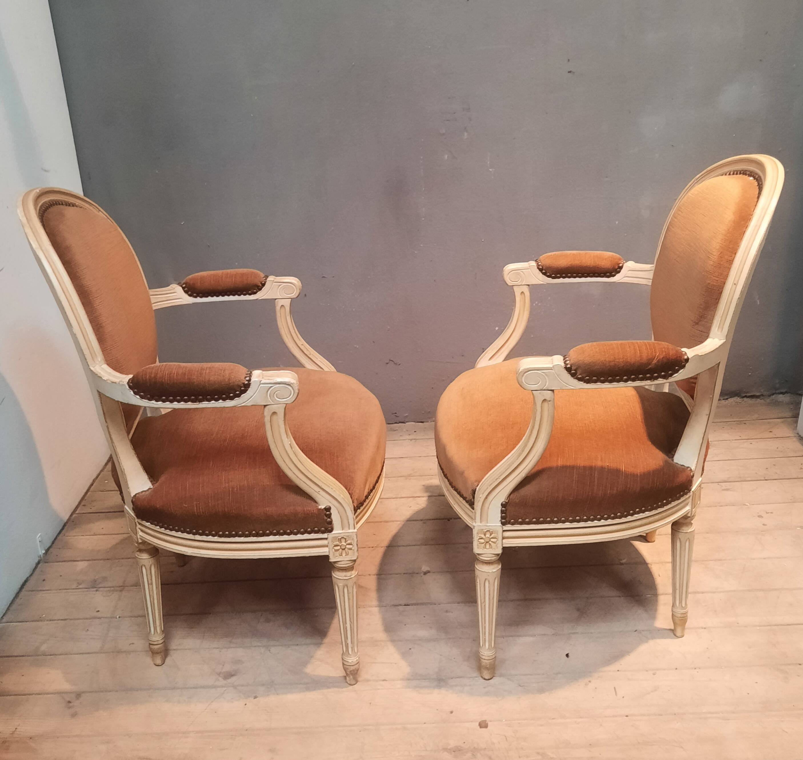 Pair of Louis XV style gray lacquered armchairs