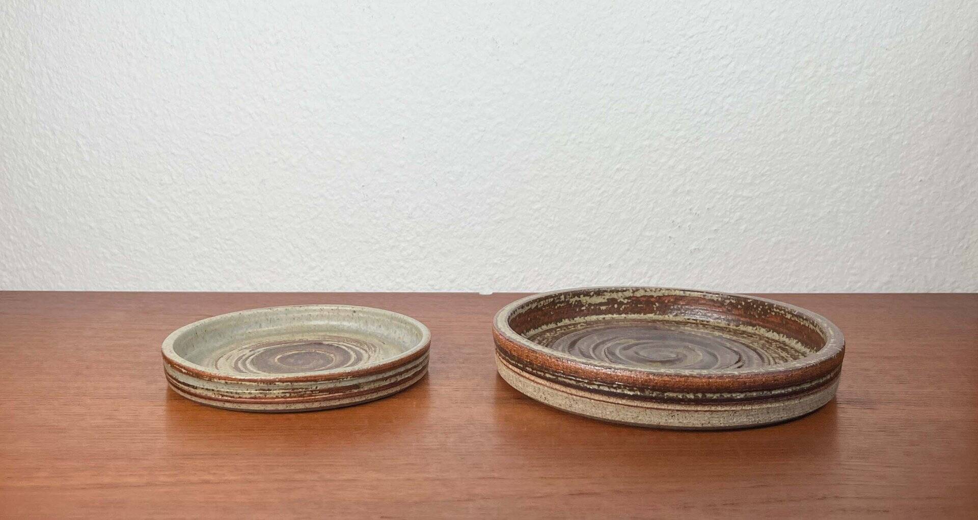 Mid-Century Modern Danish Studio Pottery Bowls by Tue Poulsen for Tue Keramik, 1960s, Set of 2