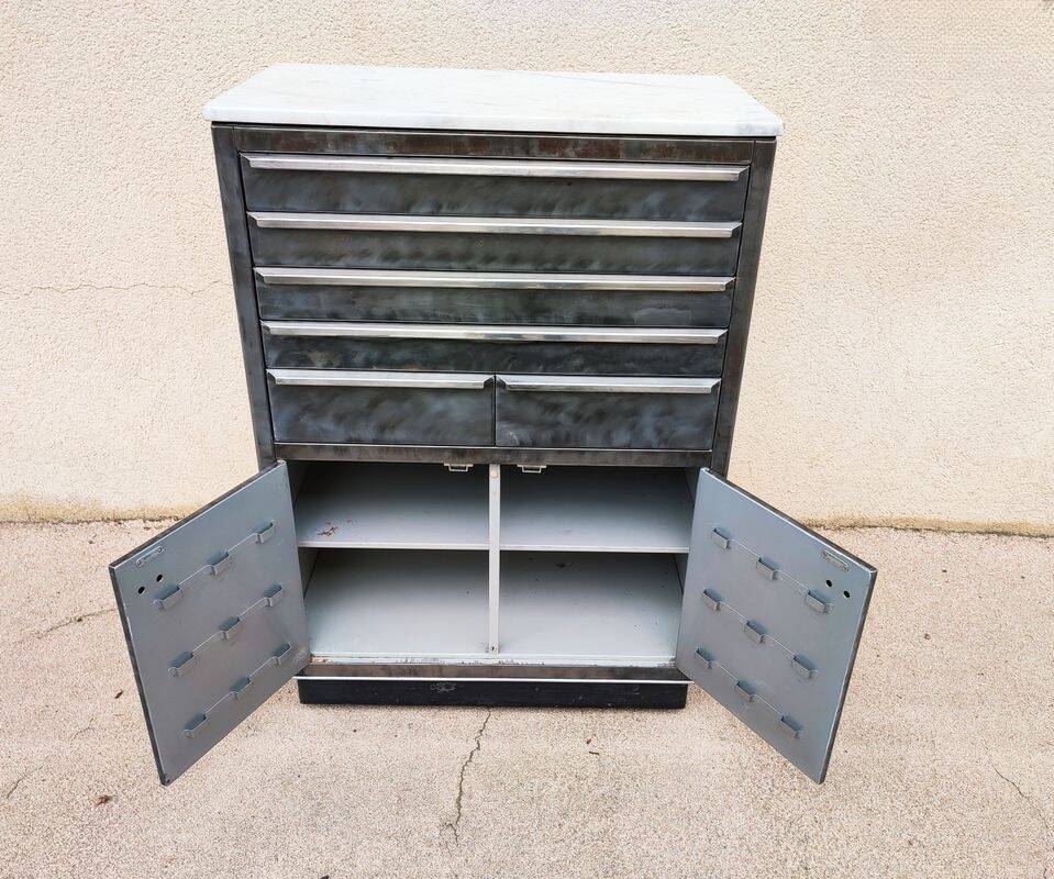Vintage dentist furniture – Industrial style, steel, marble, ideal for lofts and workshops.