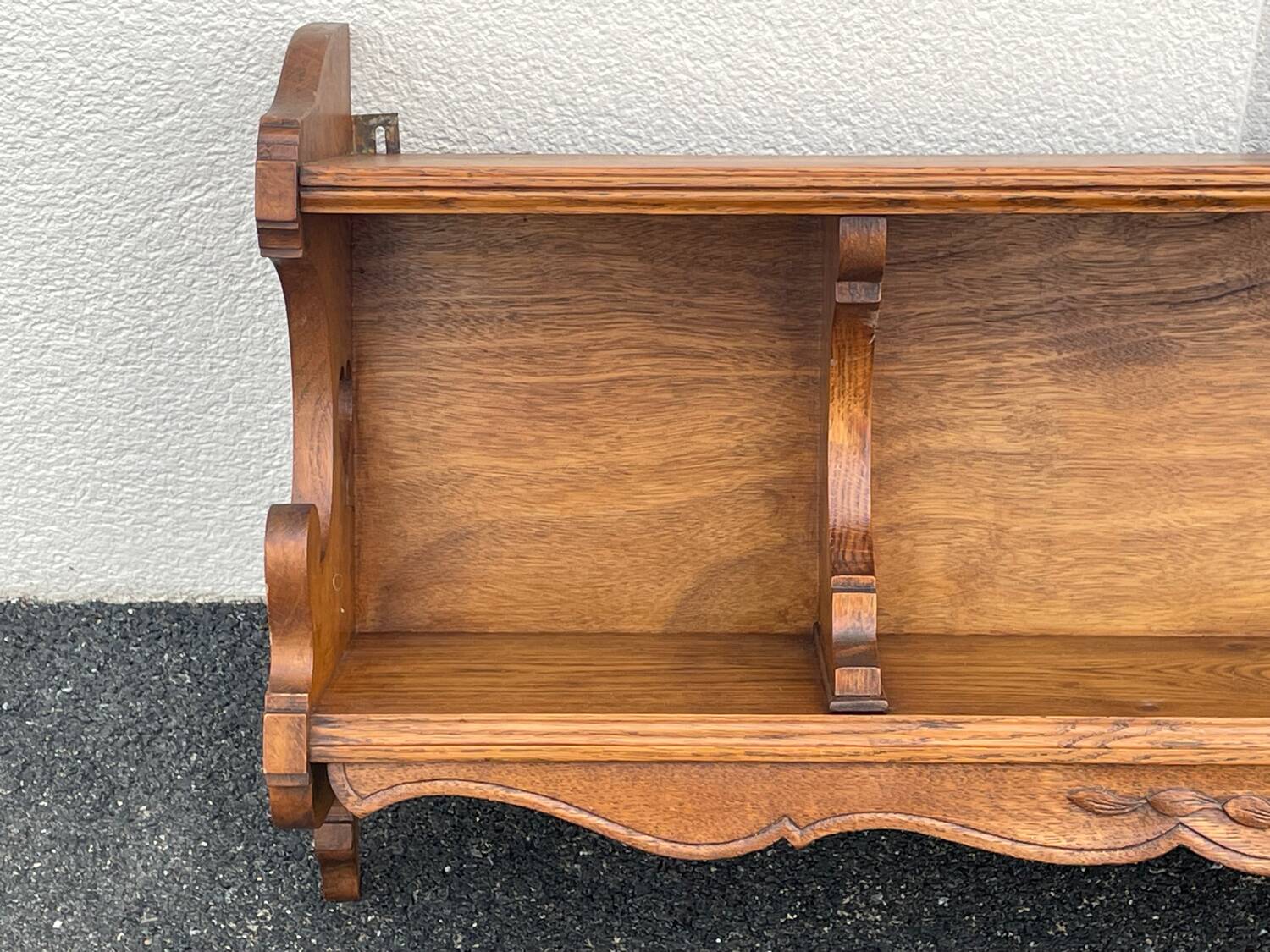 Early 20th-century display cabinet.