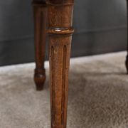 Paire de fauteuils en hêtre, style Louis XVI – début XXe