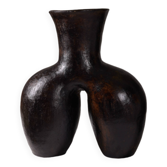 Coconut butt vase