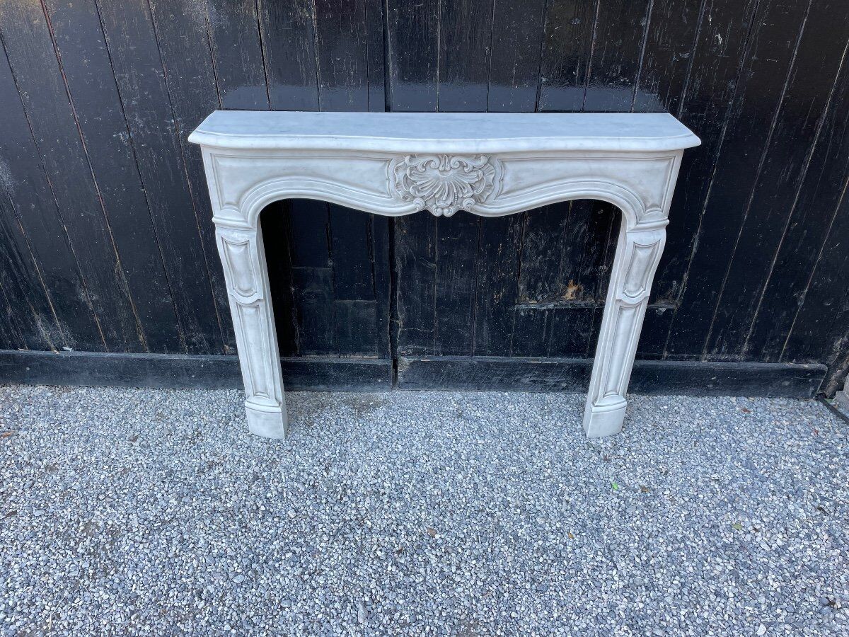 Louis XV style fireplace in Carrara marble around 1880