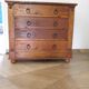Commode 4 tiroirs en bois massif, début XXème s.