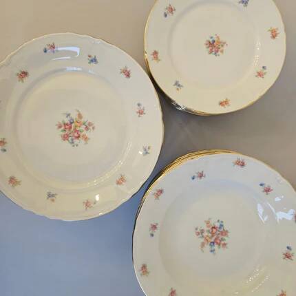 Set of 8 deep plates, 8 flat plates and 8 dessert plates + 1 dish Bavaria US Zone