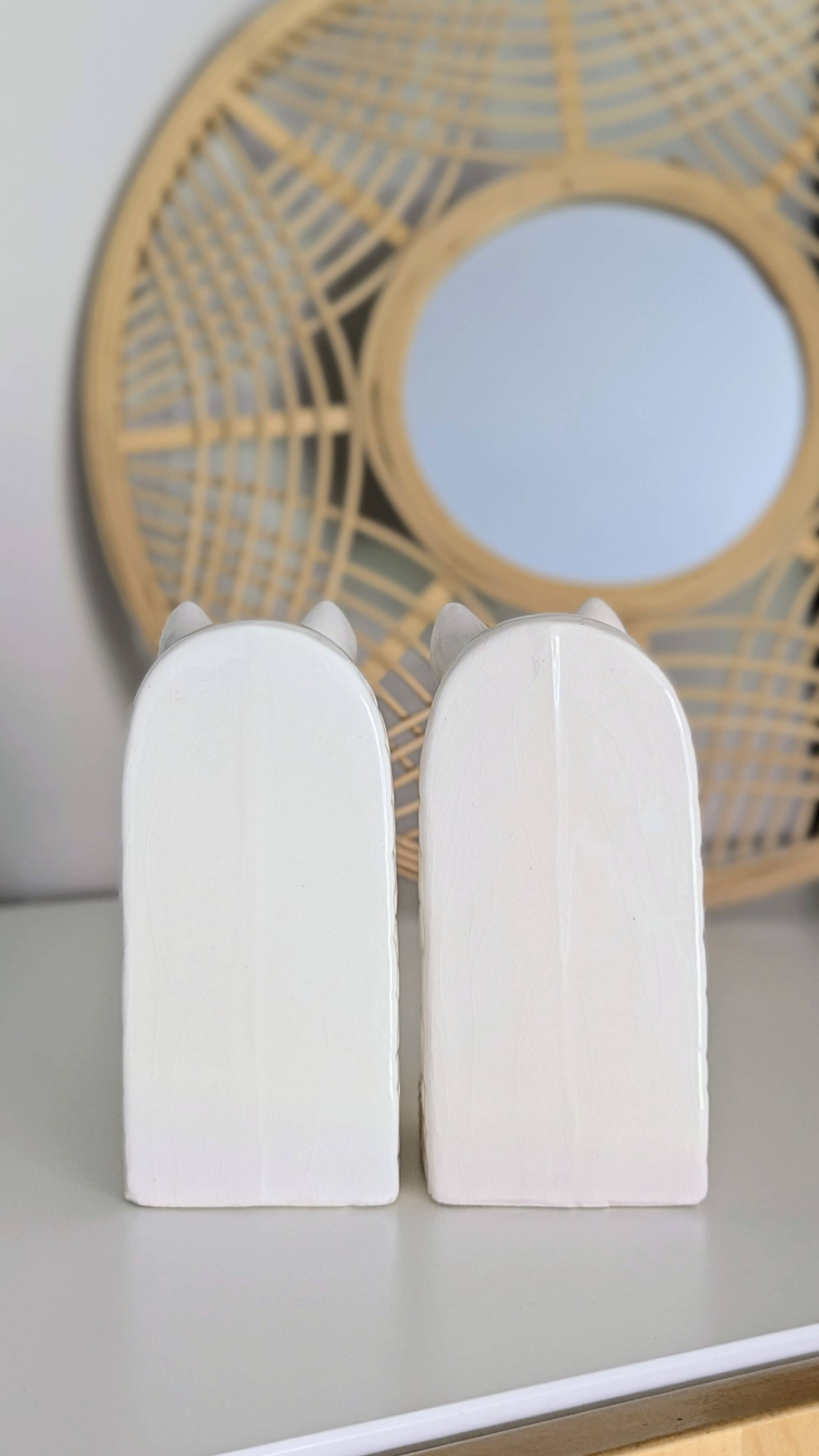 Beautiful pair of vintage ceramic bookends (D-0022)