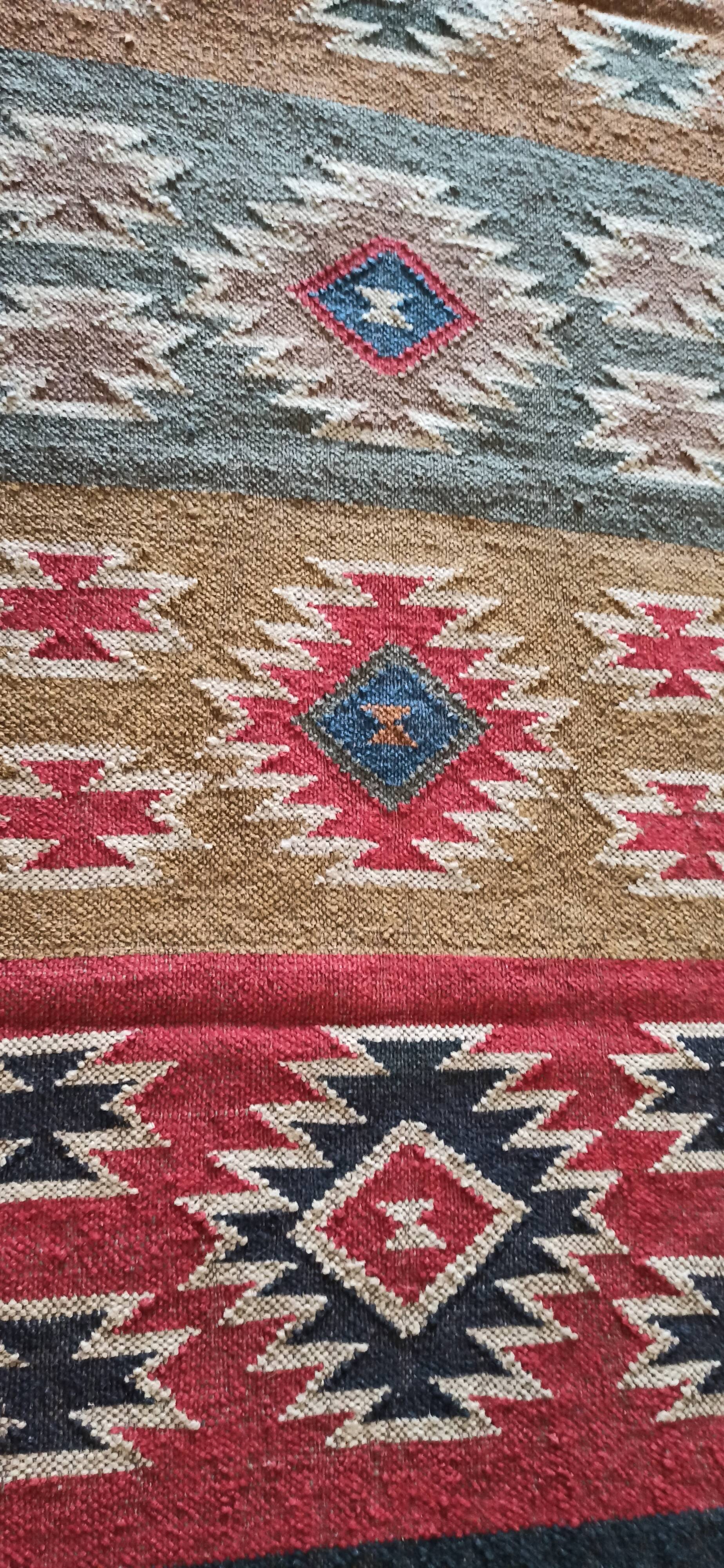 Kilim carpet in burlap and cotton. 76cm x 310cm