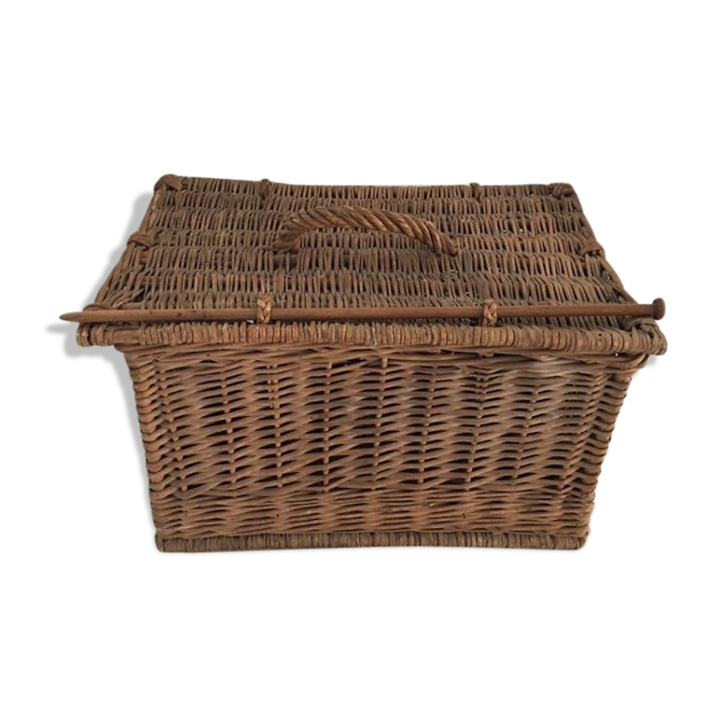 Wicker trunk