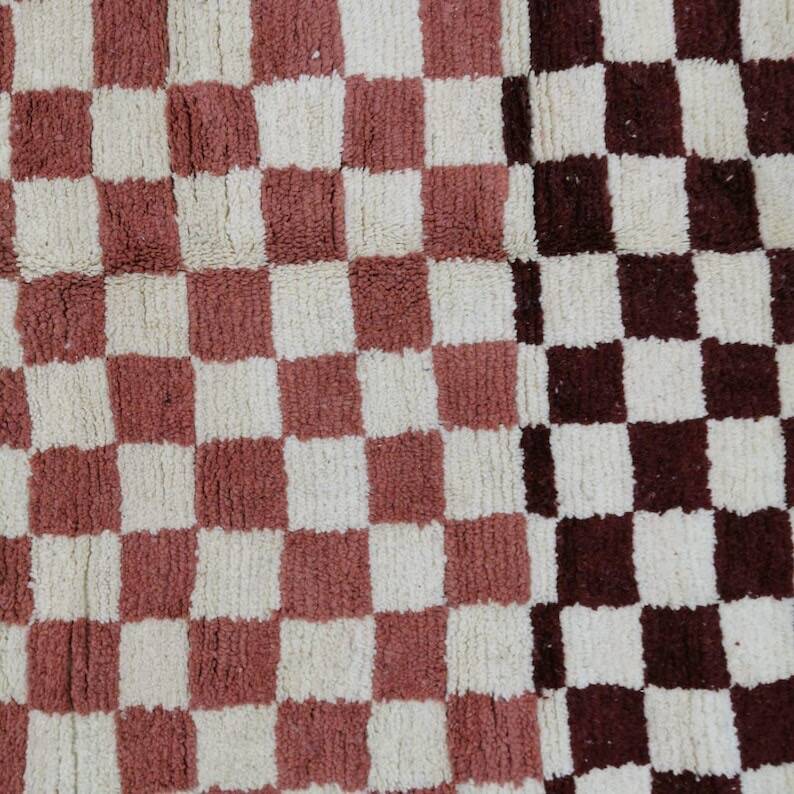 Handwoven natural wool rug, size 150/250 cm.
