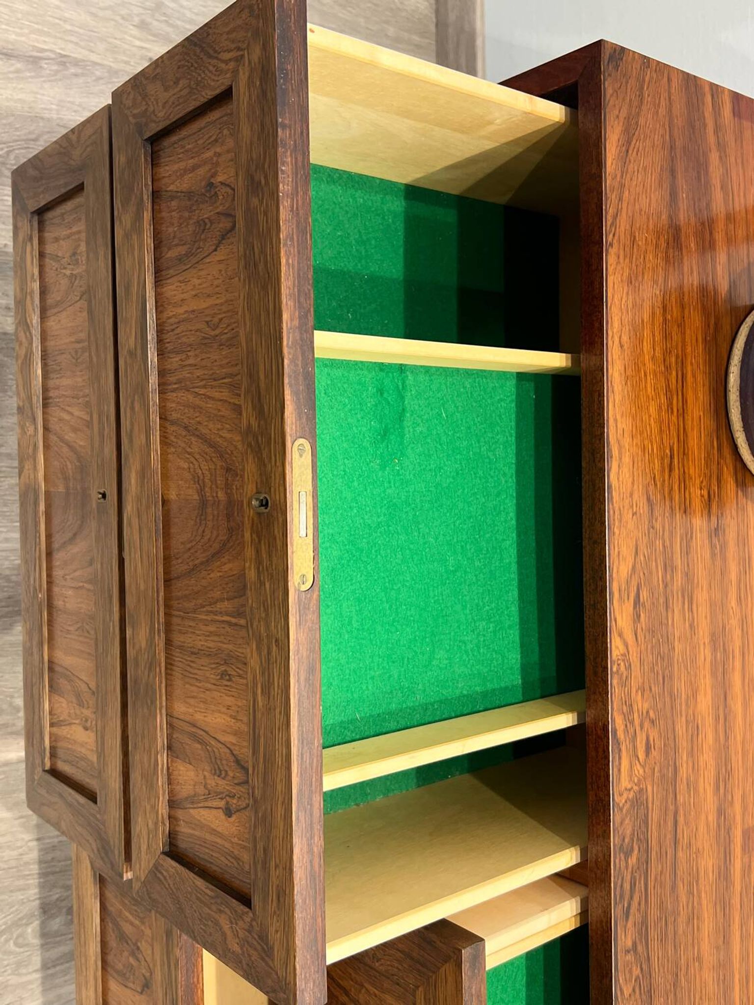 Meuble bas scandinave en palissandre de Rio