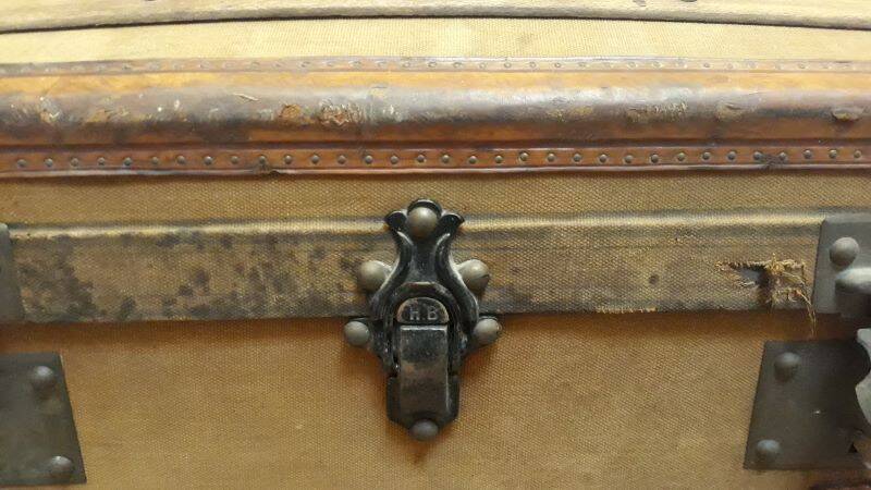 Antique curved transport trunk circa 1900 B.Vinay
