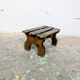 Petit tabouret / repose-pieds en bois
