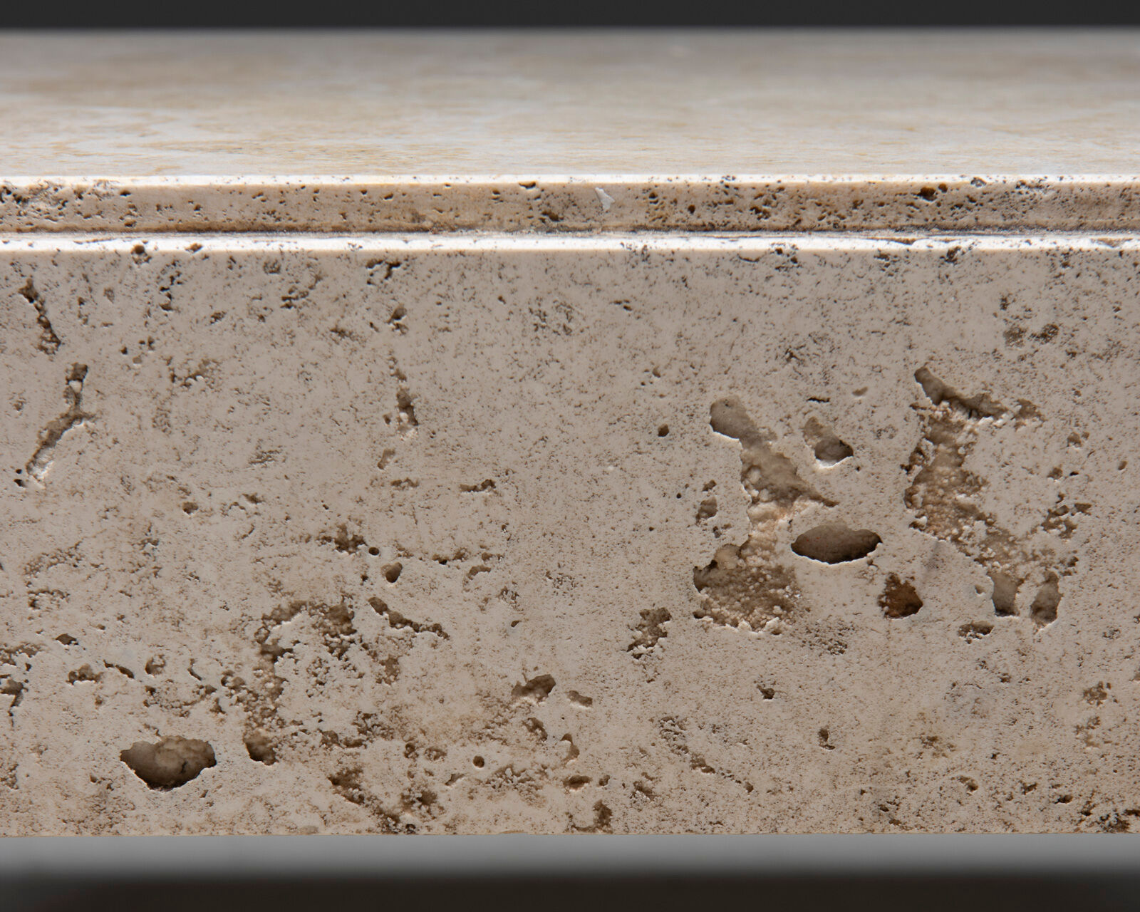 Square coffee table in travertine 1980