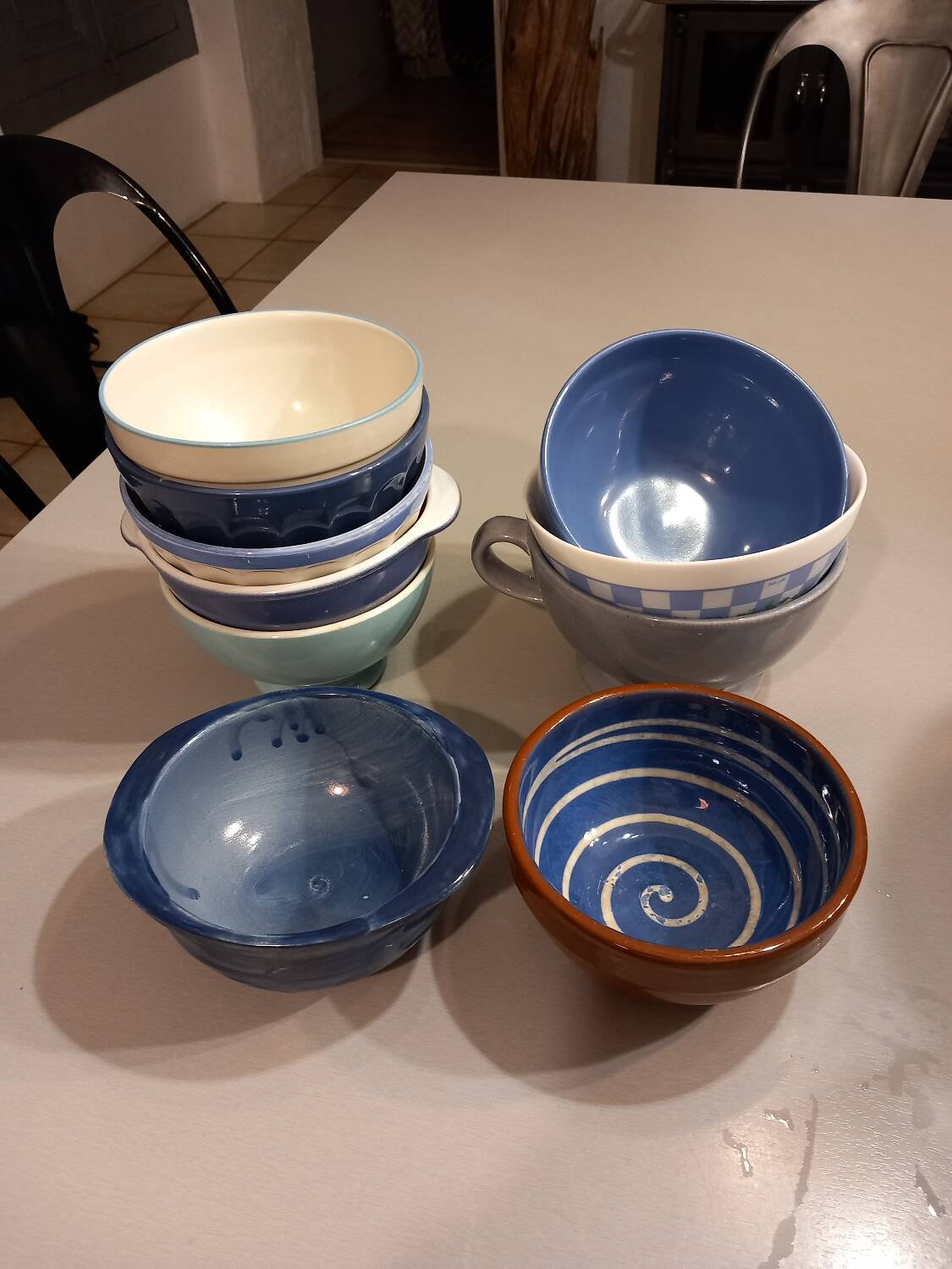 Set of 10 old vintage bowls