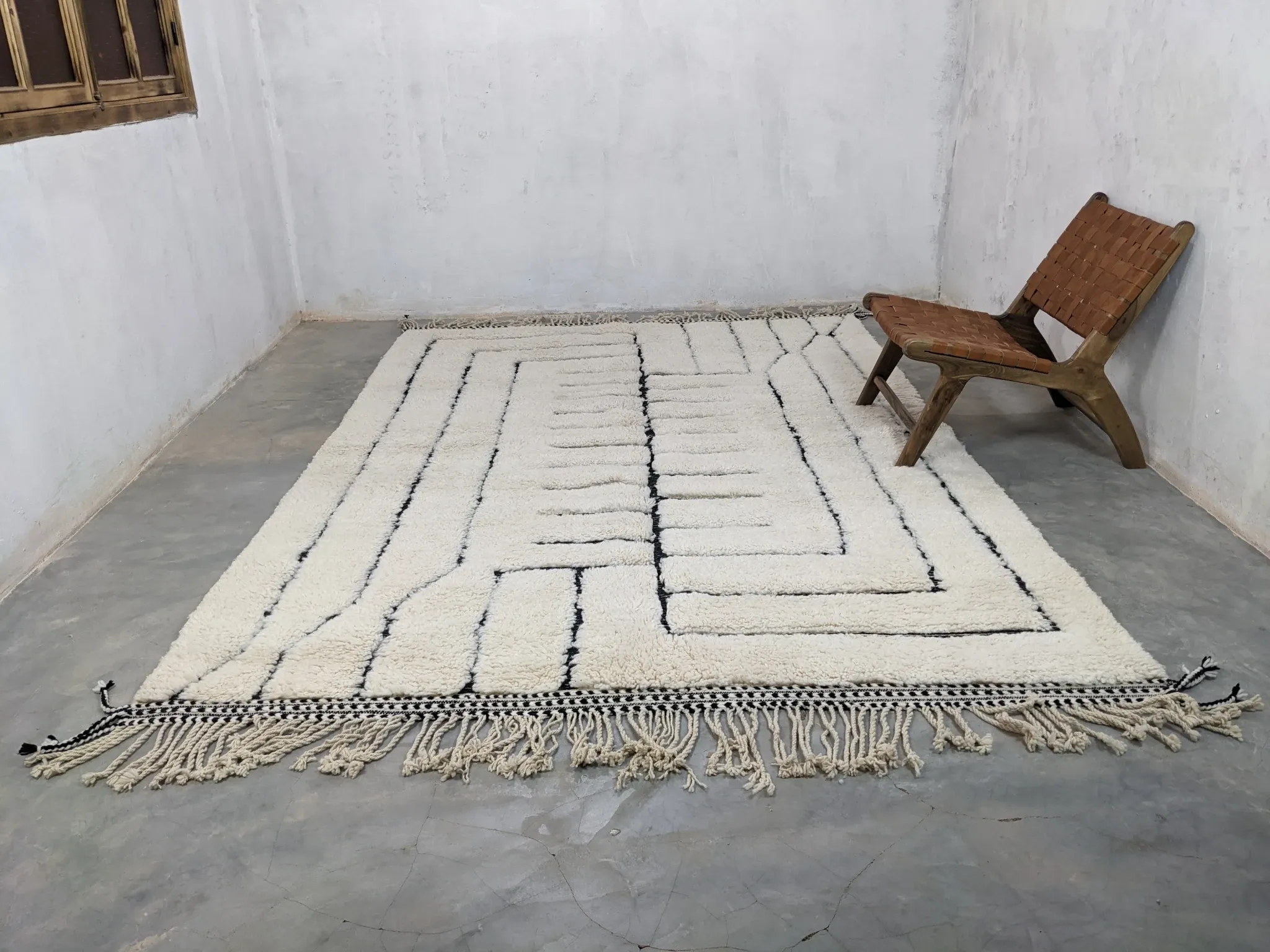 Large Beni Ouarain rug, 305 x 210 cm