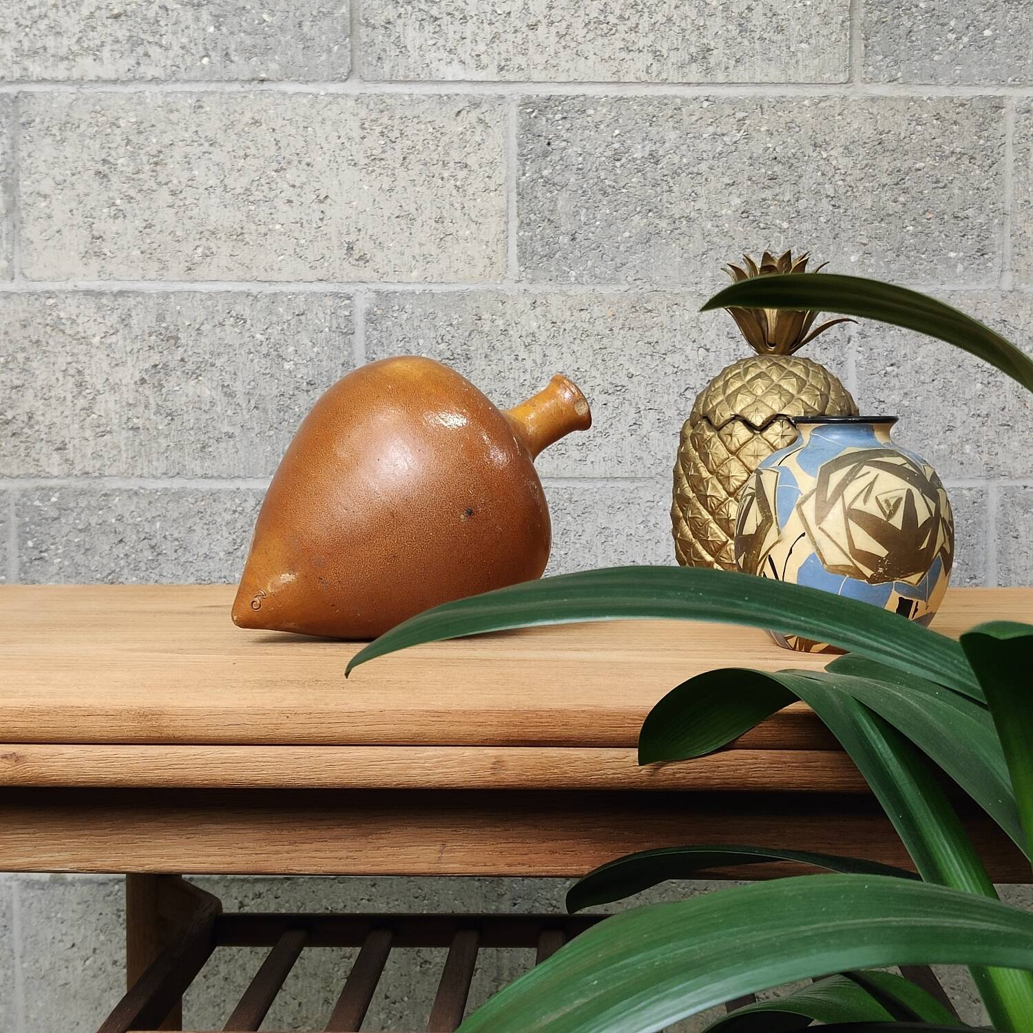 Jar, sandstone amphora, spinning top shape, year 50