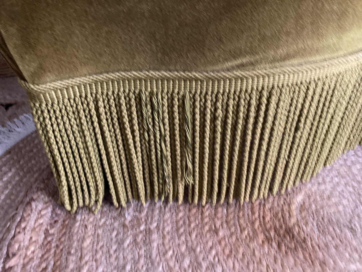 Green velvet toad armchair