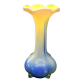 Petit vase en verre soufflé style murano.