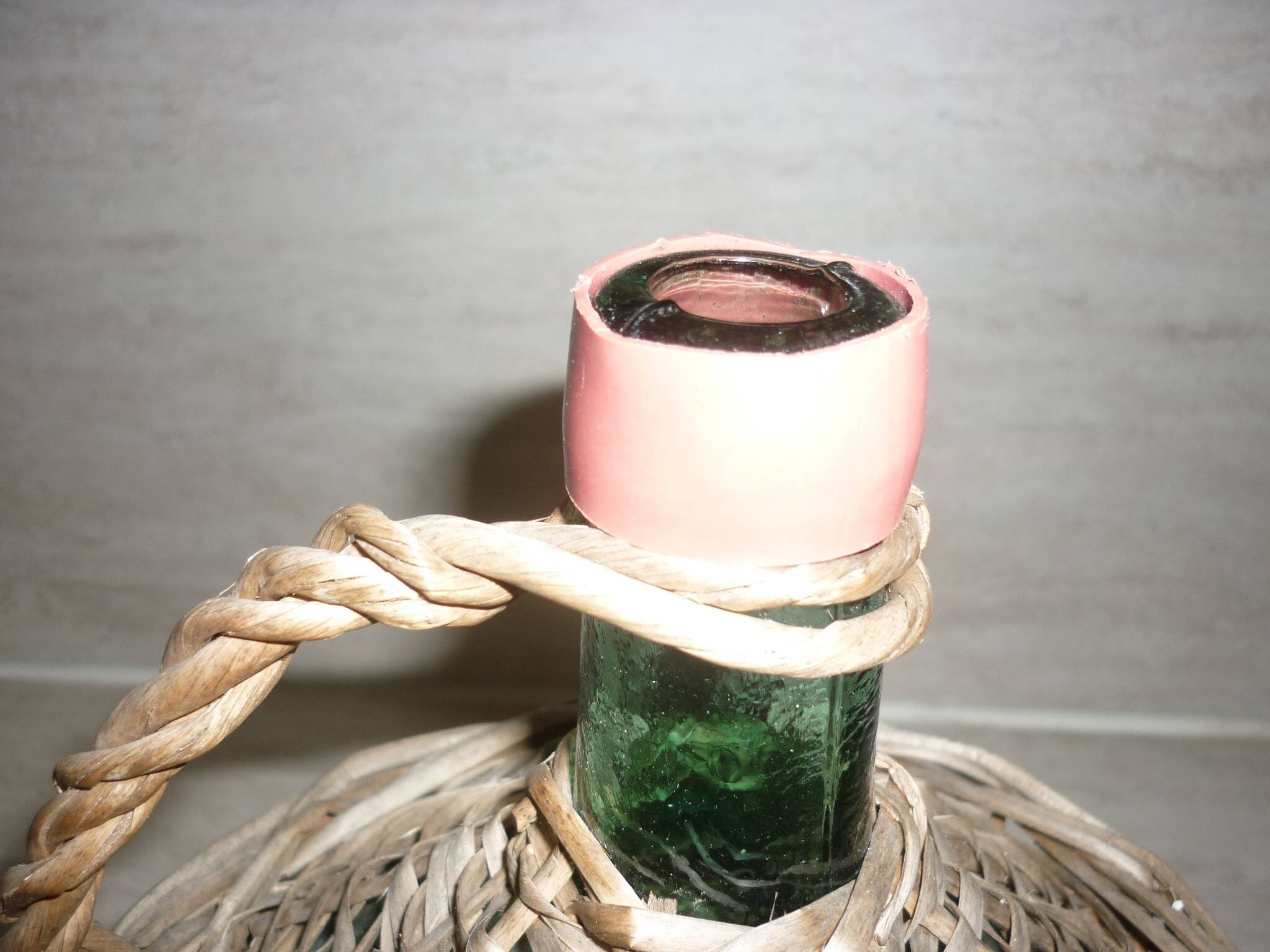 Dame-Jeanne 2L green glass and wicker